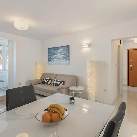 Apartment Sky, Free Private Parking Makarska