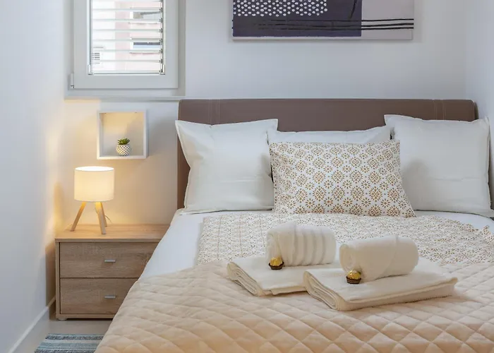 Sky, Free Private Parking 아파트 *