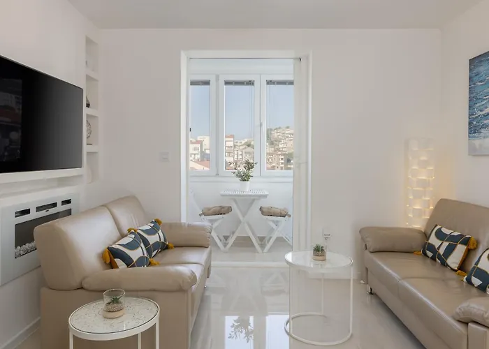 Sky, Free Private Parking 아파트 *